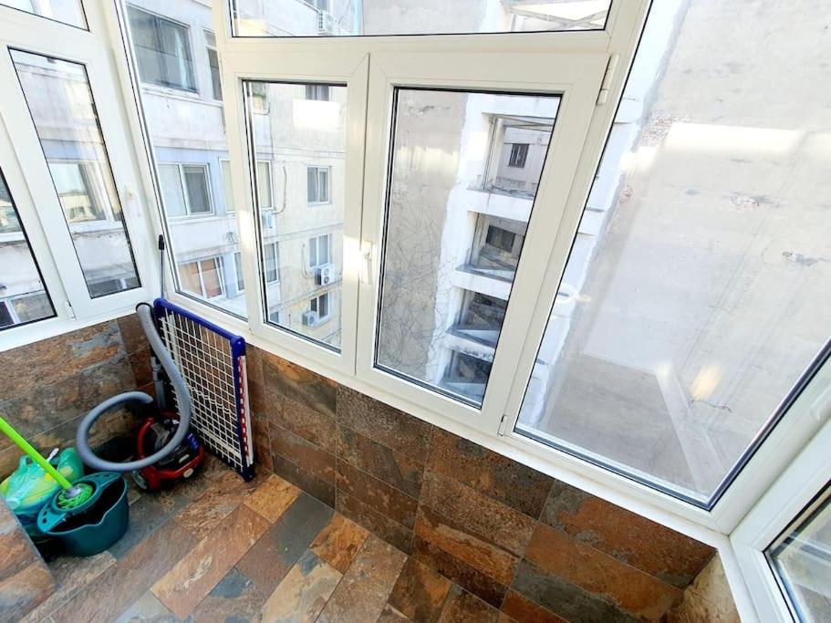 Downtown, Ideal For Longer Stays, Family Friendly Apartment - Nb73A Бухарест Экстерьер фото